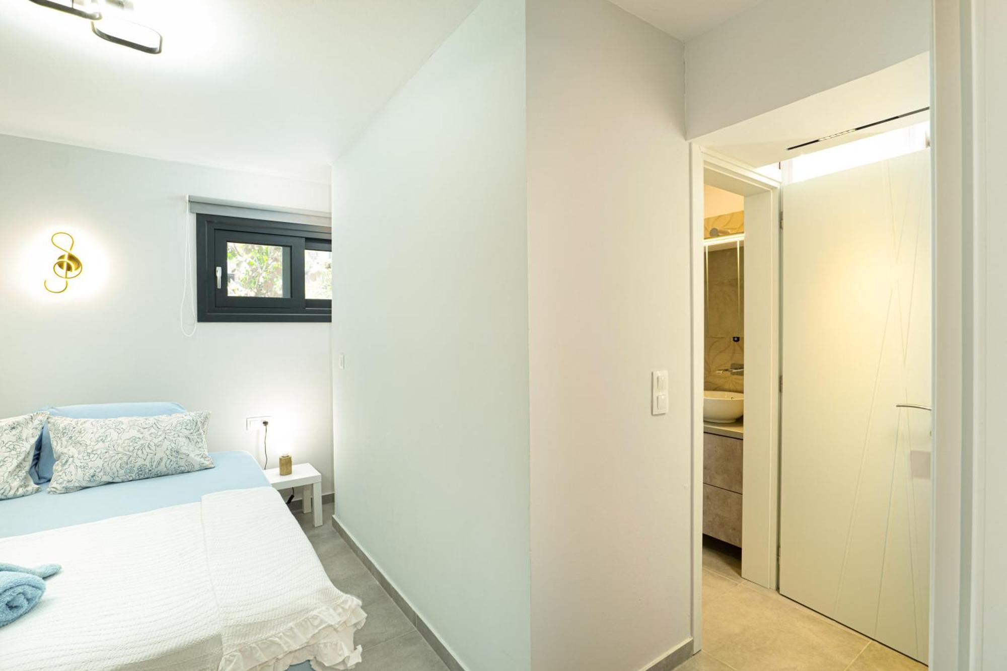 Foxy Summer House Apartment Alepou
